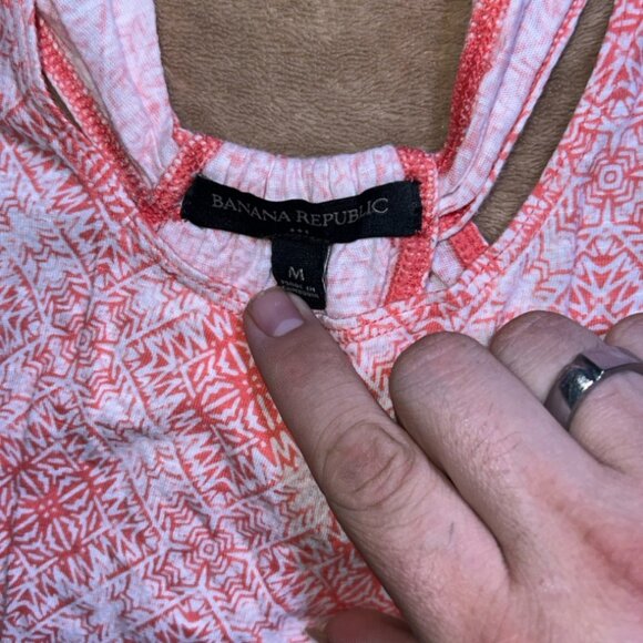 Banana Republic Women Medium Coral White Geometric Razorback Summer Tank Top (W) - Picture 4 of 6